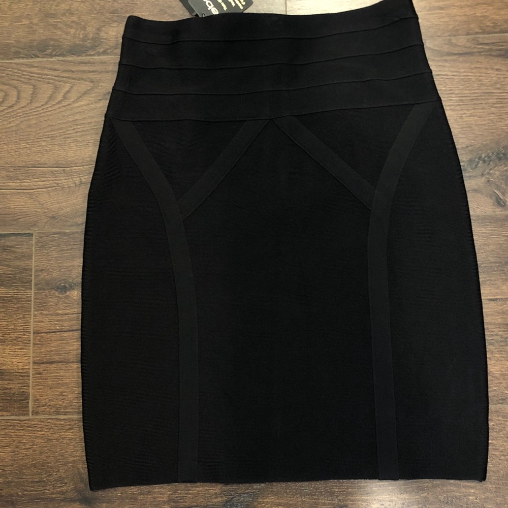 Bebe black bandage skirt (NWT) M